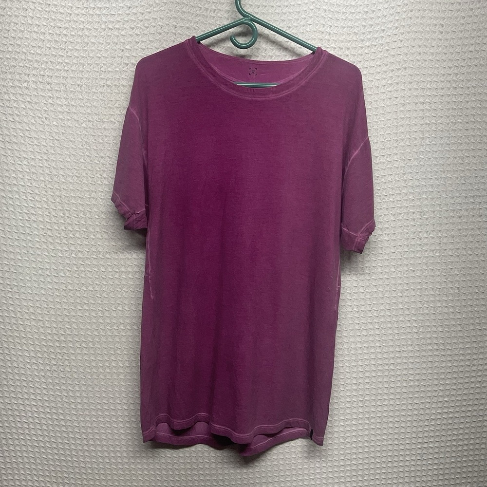 LULULEMON Men's Raspberry Burgundy T Shirt M Medium Gym Workout Athletic